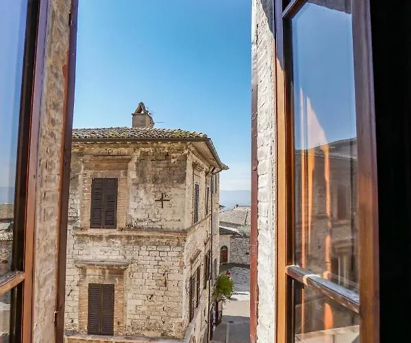 Ogni Finestra E Un Quadro - Ad Assisi