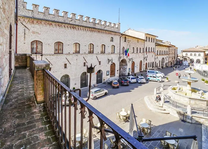 Ogni Finestra E Un Quadro - Ad Assisi